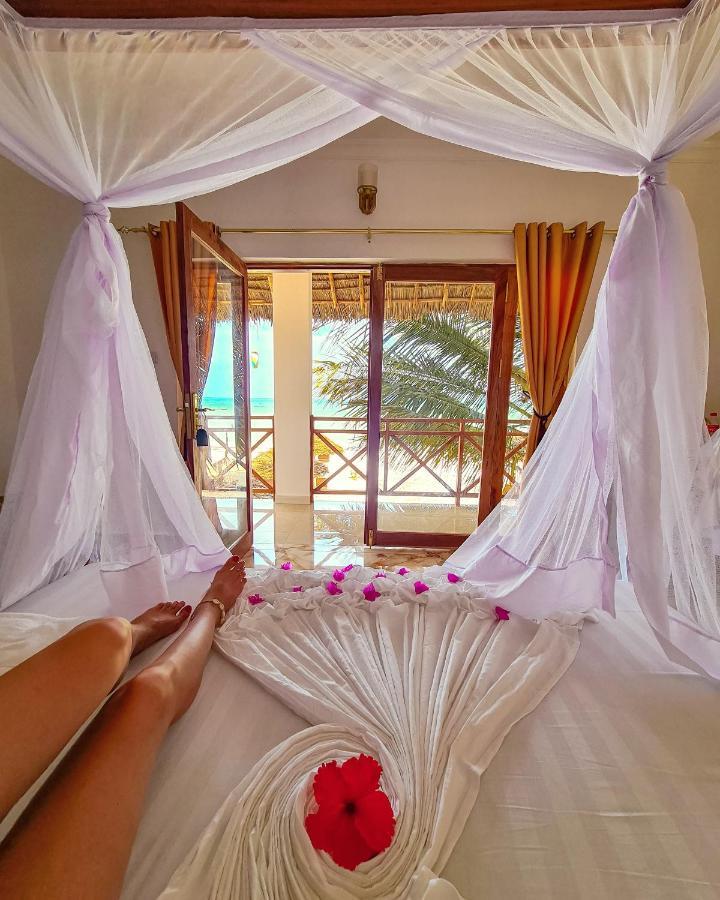 Karibu Beach Resort Pongwe Exterior foto